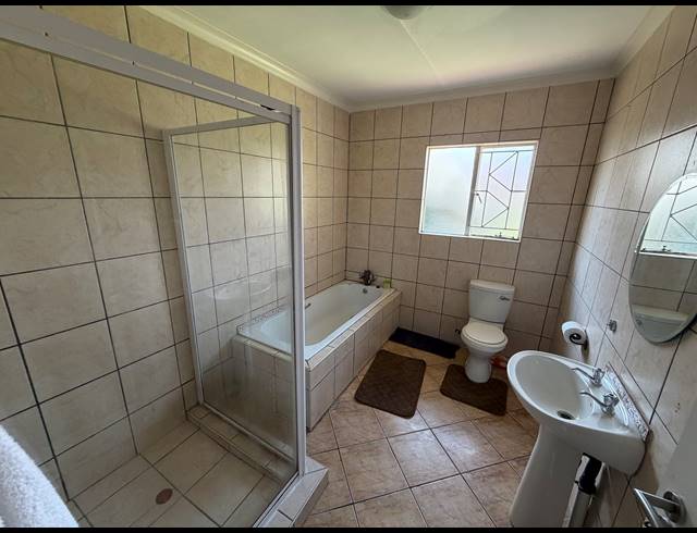 4 BEDROOM HOUSE FOR SALE IN SONNEVELD